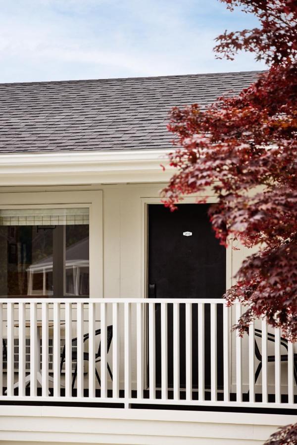 Parker Beach Lodge South Yarmouth Exteriör bild