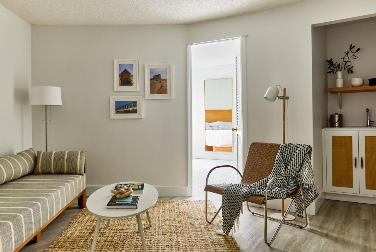 Parker Beach Lodge South Yarmouth Exteriör bild